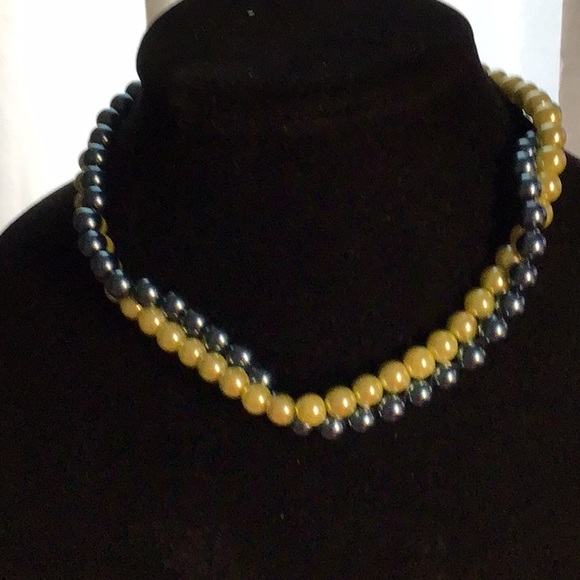 2strands attached faux pearls, twist necklace, w/silver metal lobster claw clasp - Picture 2 of 5